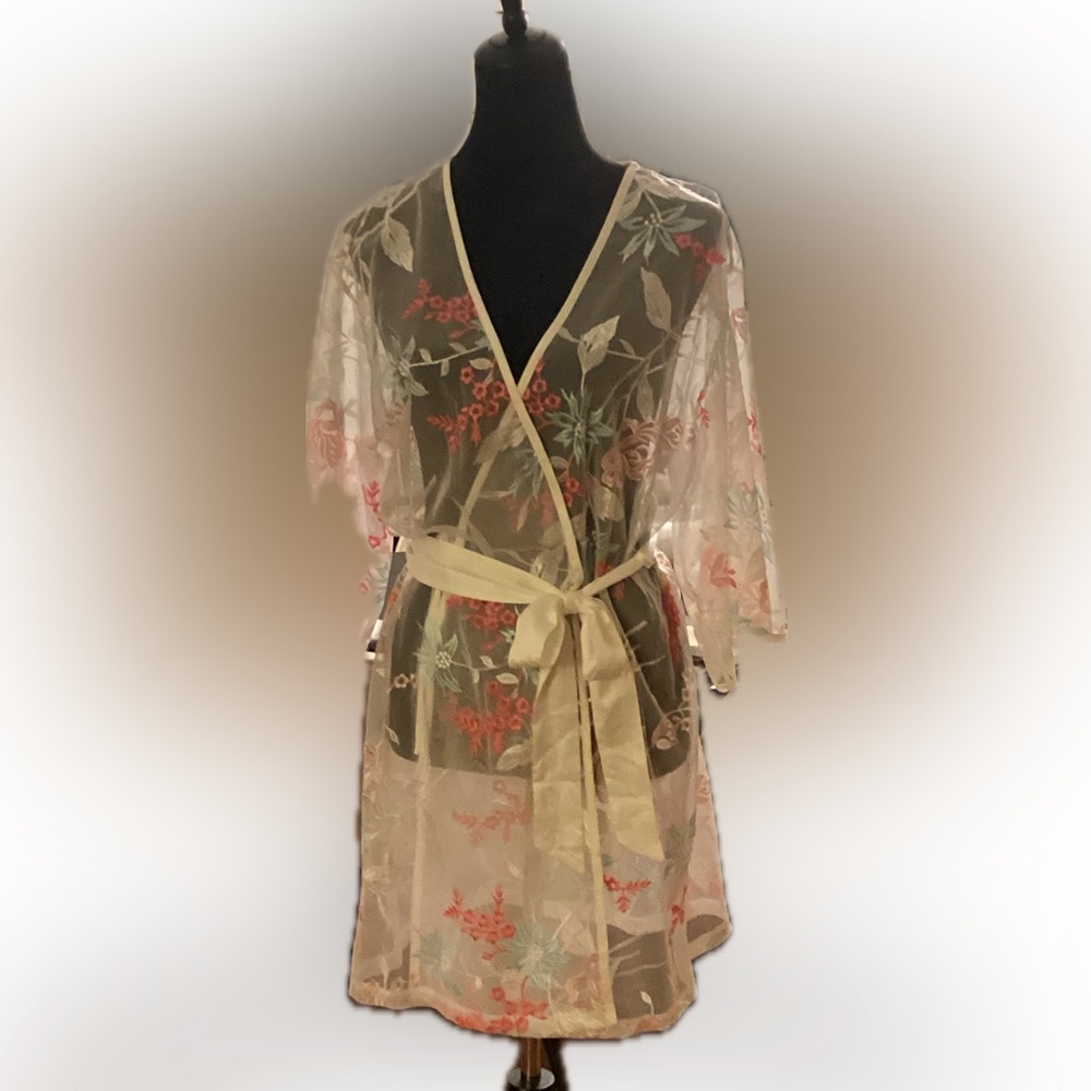 INC Sheer white floral embroidered mesh kimono robe and tie belt. Size M